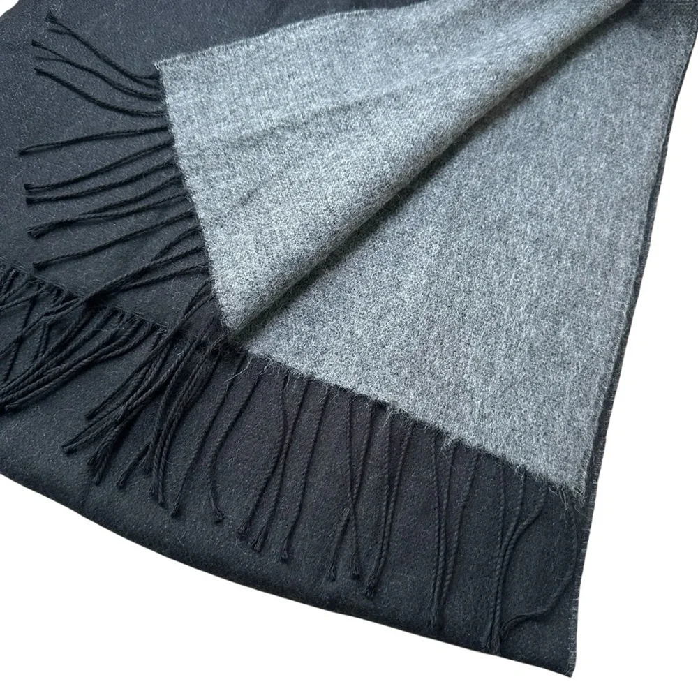 L'Accessorio Italiano Made In Italy Elegant Black and Gray Reversible Scarf